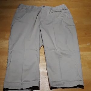 St. John's Bay Women 14 Khaki Capri